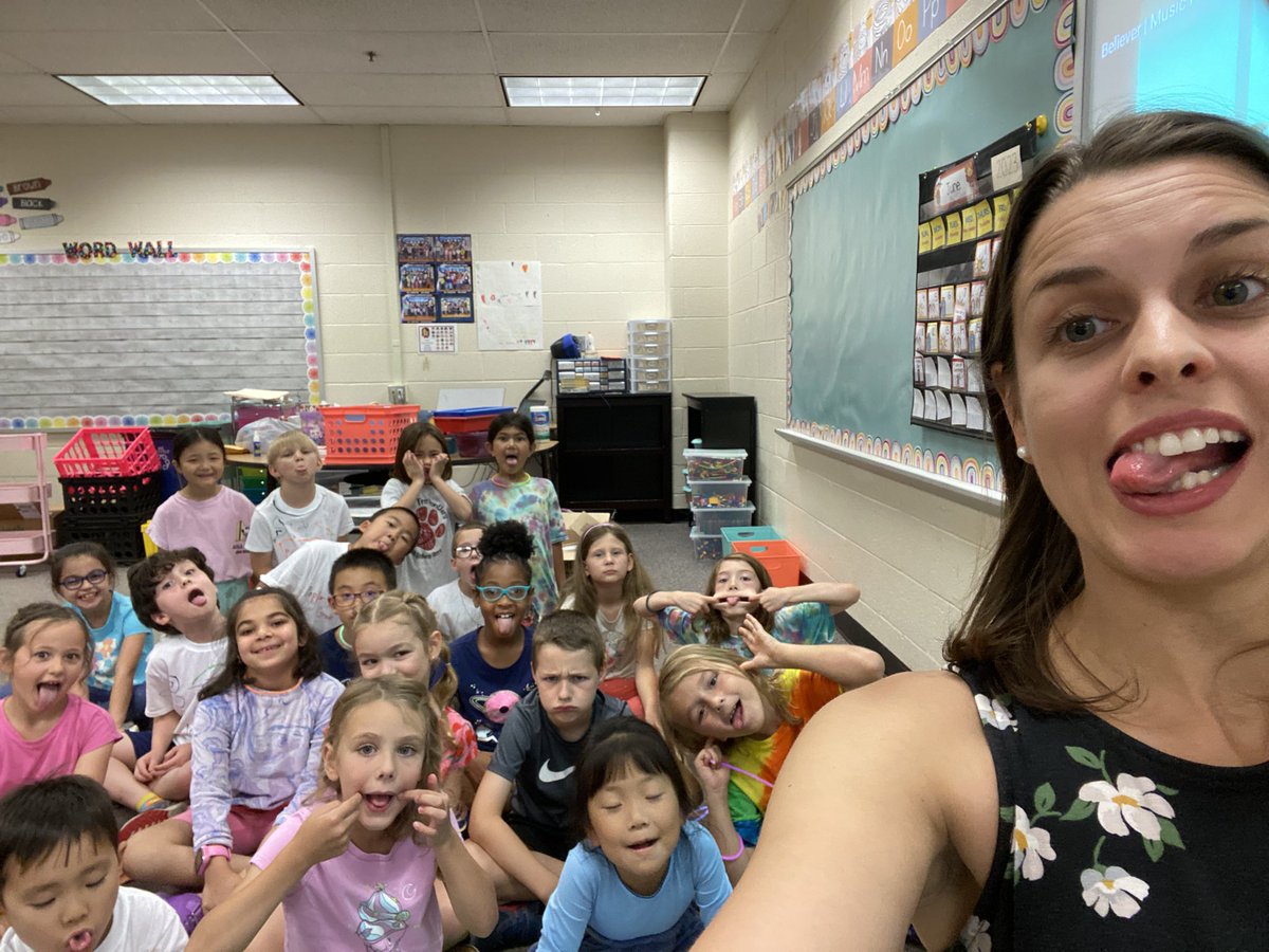 Mrs. Thompson tweet media