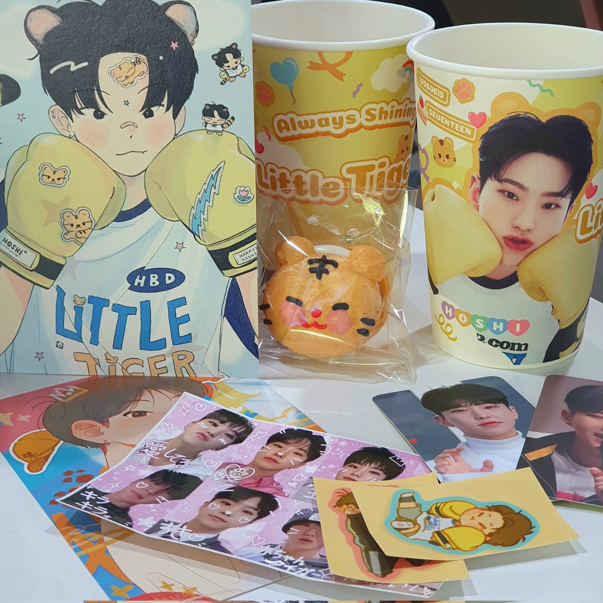 ch0c0__b's tweet photo. 🐯 카페 플러피

너무 예쁘게 꾸며 놓으셔서 정신 놓고 봤던 플러피 ෆ
마카롱 세트 특전 구성이 너무 좋았고, 럭드도 예뻐서 돈 왕창 쓰고 왔다는 이야기와 아까워서 아직 마카롱을 못 먹고 있다는,,😚
#빛나는_아기호랑이에게 
#Always_shining_like_tiger https://t.co/rHBNoeURHE