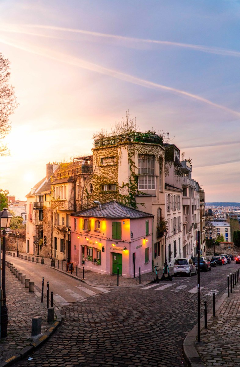 🇫🇷 ¡Descubre la encantadora ciudad de París! 🗼✨ Sumérgete en la historia y la cultura mientras recorres sus calles adoquinadas y te maravillas con monumentos icónicos como la Torre Eiffel. Rendez-vous en France ! 🇫🇷 @francia_en_colombia @if_colombie @CampusFrance