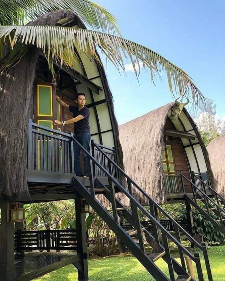 Jomkitamy's tweet photo. Homestay unik di Janda Baik! #JomKita 

Homestay ni bentuk pelik tau korang tapi view dia memang tiptop! Kalau rasa nak tenangkan fikiran tempat ni memang sesuai!

📍Chengal Hill Retreat, Janda Baik, Pahang

Sumber: Chengal Hill https://t.co/N2Gph9hPYD