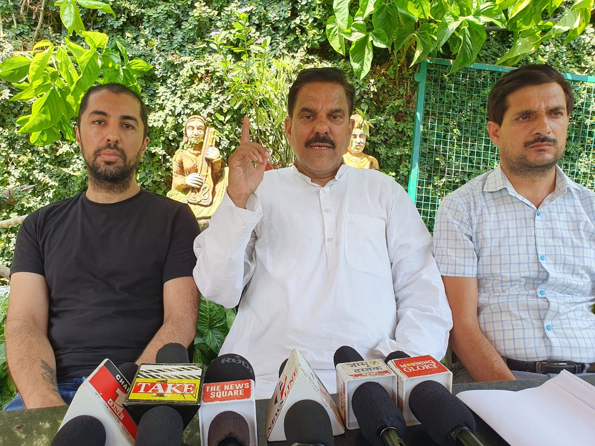 RisingKashmir's tweet photo. #HarshDev disputes #BJP £govt’s claims of #transparency in #selections

@1HarshDevSingh

https://t.co/1lzkUK3lfN https://t.co/Z3txe4yhQv