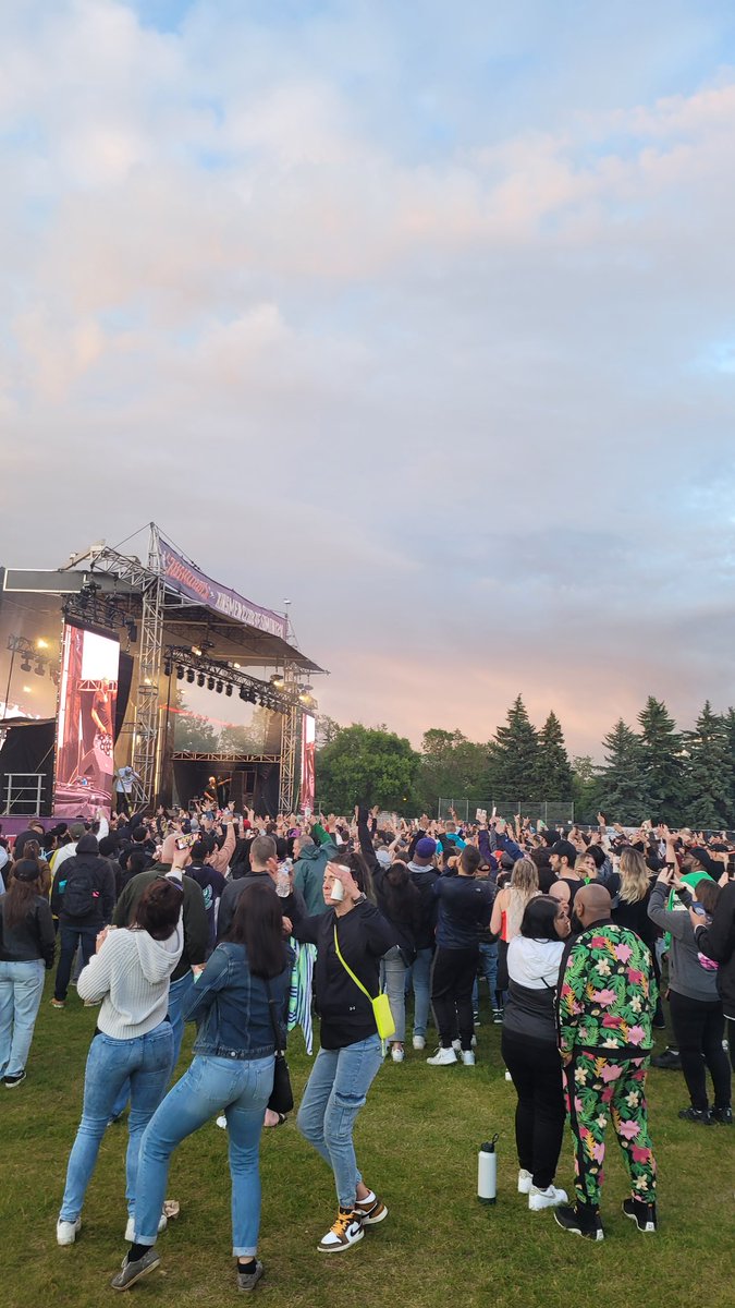 The rain has stopped and we're ridin wit <a href="/Nelly_Mo/">.</a>! #SMF2023