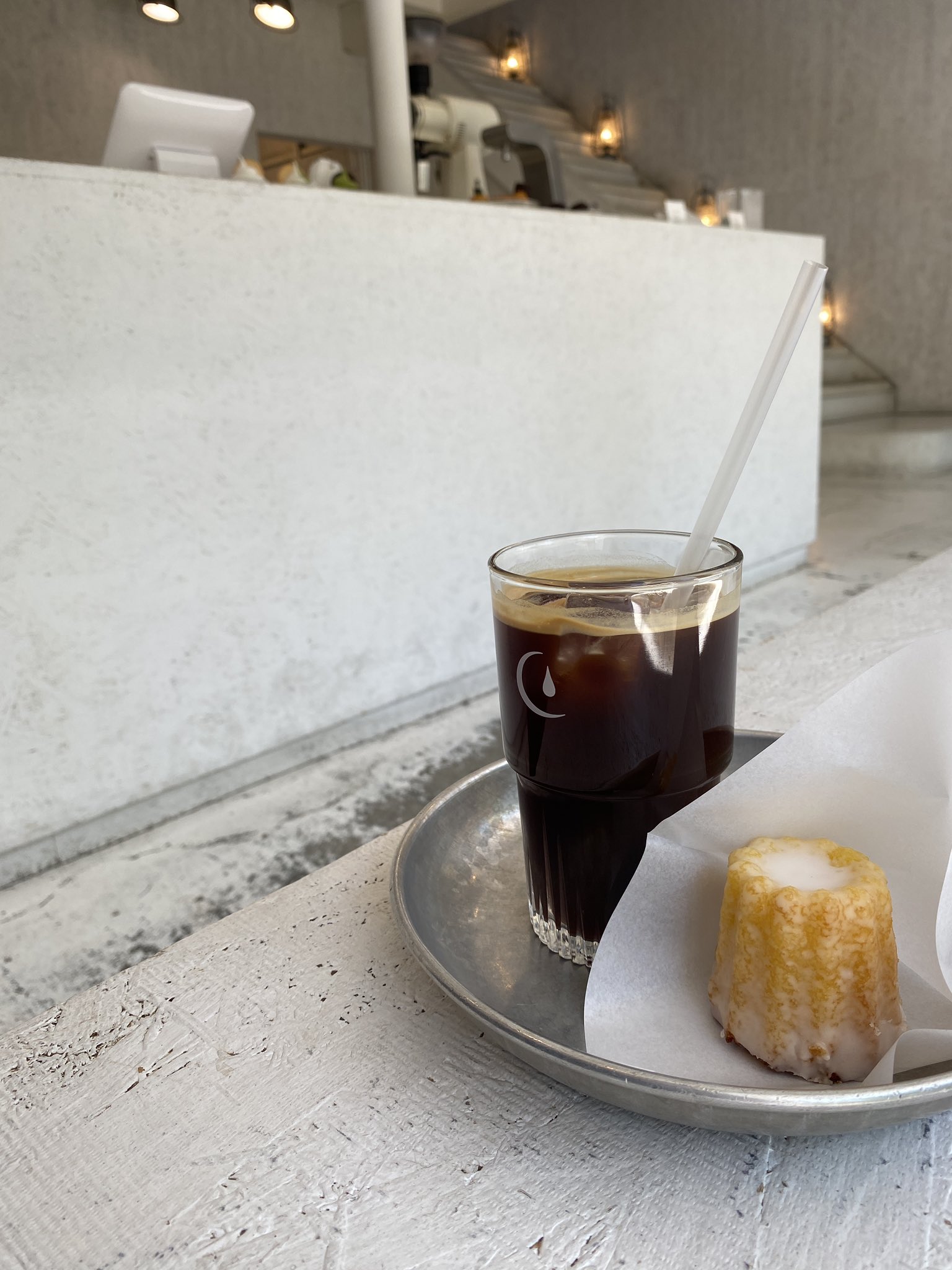 Ryo John Ito BATHTUB COFFEE代表 on Twitter "2軒目はすごく白いコチラ。 https//t.co