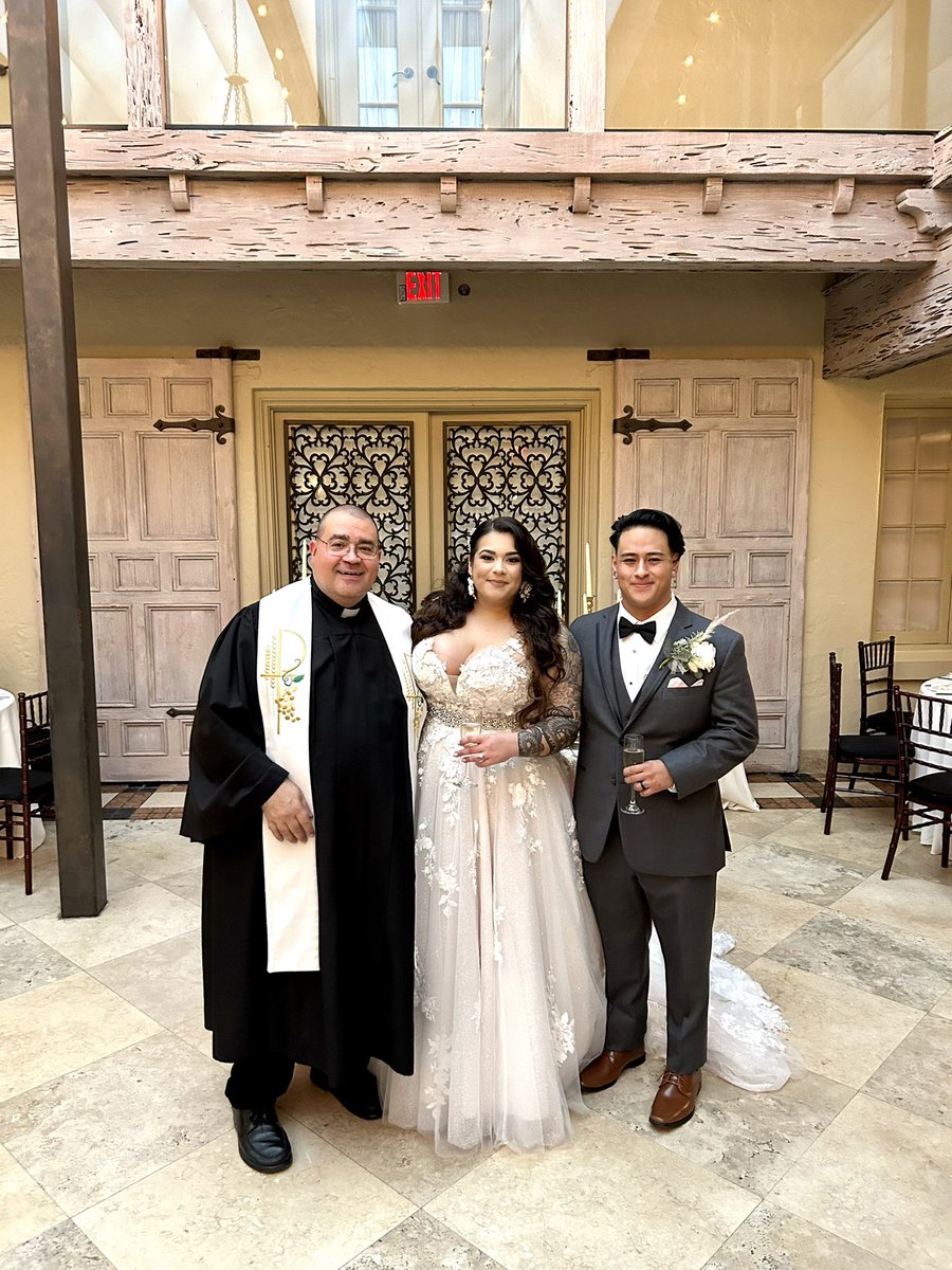 mikejcalderin's tweet photo. 06-16-23: Jaziel and Diane at The Addison #greatcoupletowed #perfection #dynamicduo #TheLeadingCauseOfMarriage #mjcalderincap #michaeljcalderin #VowMaster #bestweddingofficiants #weddingchaplain #addison #addisonevents #theaddison https://t.co/Ae0jF9QWbA