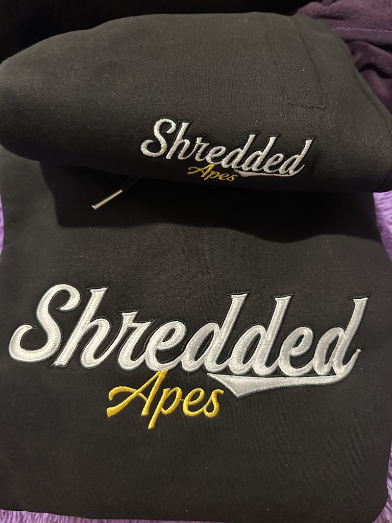 DiamondMarkiii's tweet photo. Got my @ShreddedApes track suit early as can be! 

Can’t wait to rock this! 💪💎 https://t.co/P27xoFn6uh