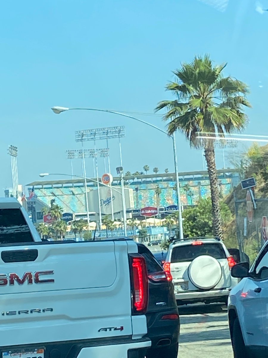 @KTLA No sign of protestors at the gate where we are. Of course, we have no interest in finding them. We’re here to cheer on #Dodgers & #SistersOfPerpetualIndulgence, grab a few #Dodger dogs, and enjoy the game! Go Dodgers! Beat the Giants! 
❤️🧡💛💚💙💜🖤🤍🤎⚾️
🏳️‍🌈🏳️‍⚧️🏳️‍🌈🏳️‍⚧️🏳️‍🌈🏳️‍⚧️🏳️‍🌈🏳️‍⚧️🏳️‍🌈🏳️‍⚧️