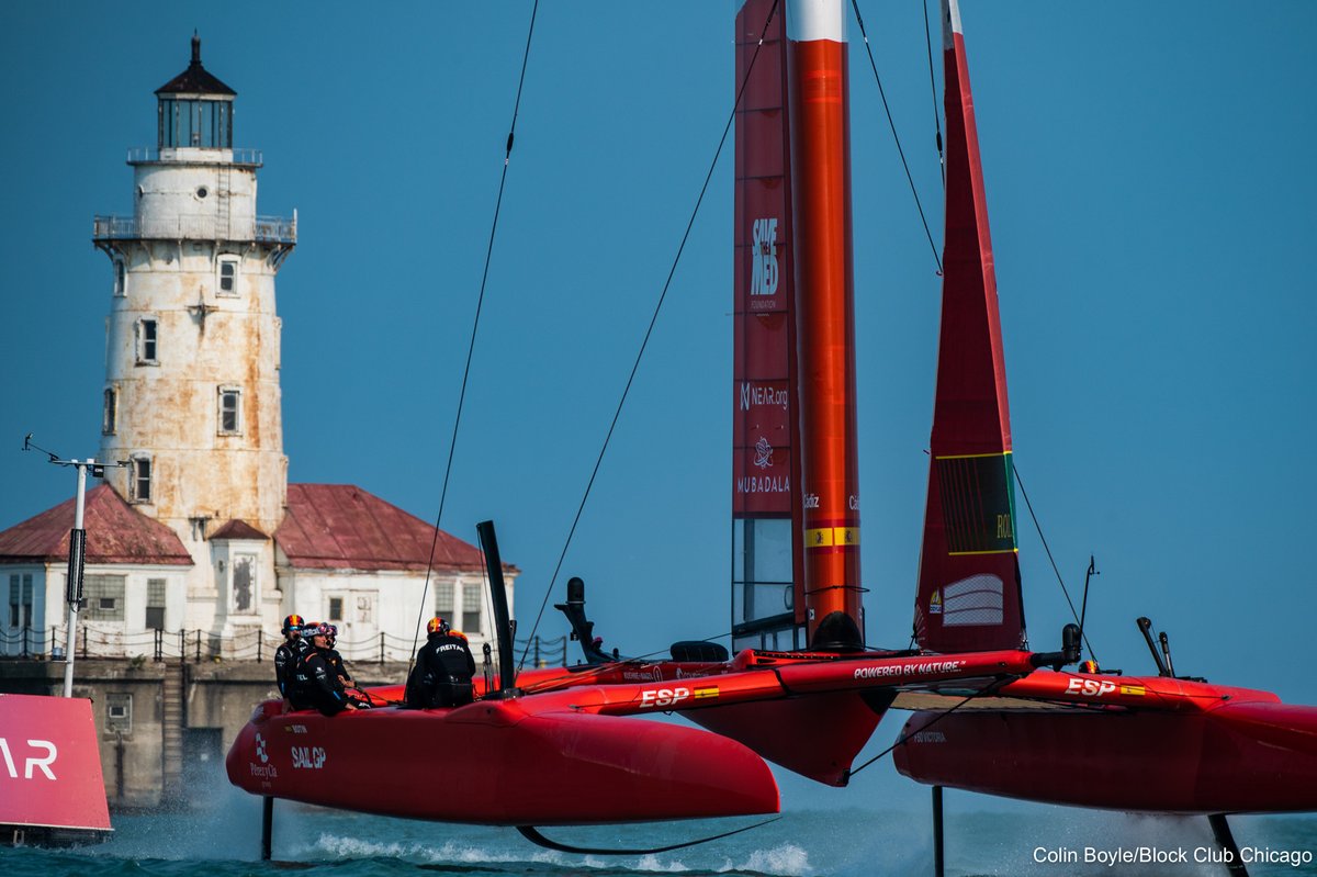 colinbphoto's tweet photo. It's never a dull day #OnAssignment for @BlockClubCHI... Today I got to photograph the @SailGP race from a small craft on Lake Michigan alongside local legend @barrybutler9, with the most beautiful backdrop: Sweet Home Chicago!
Feeling grateful. Have a wonderful weekend, Chicago! https://t.co/bDpYvQIiQT