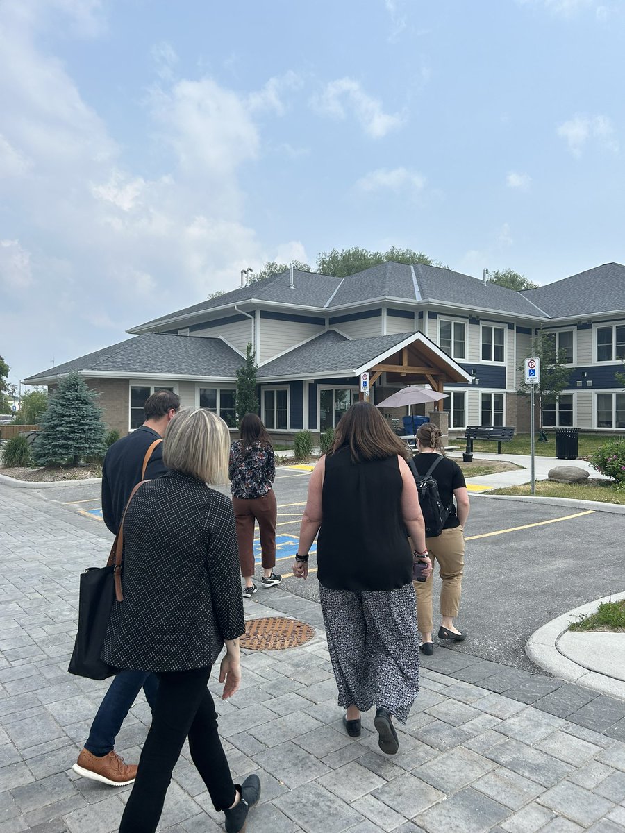 Great meeting today w/ #OHT partners <a href="/simcoecounty/">County of Simcoe</a> OW at <a href="/OrilliaLight/">Orillia Lighthouse</a> House Shelter in Orillia. Shelter Director Linda &amp; Dr. Naylor led a tour of the on-site Medical Treatment Room, Sustainable Housing &amp; more! 

Our #OHT is focused on collaboration&amp;partnership for our Community!