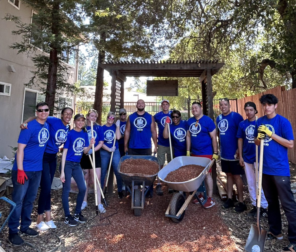 FOX40's tweet photo. Staff members from different FOX40 News departments volunteered at the Salvation Army @salarmydeloro E Clair Raley Transitional Living Center community garden.
#NextstarNation #NexstarCares
https://t.co/nwV0yp5998 https://t.co/Kgc9BQijcZ