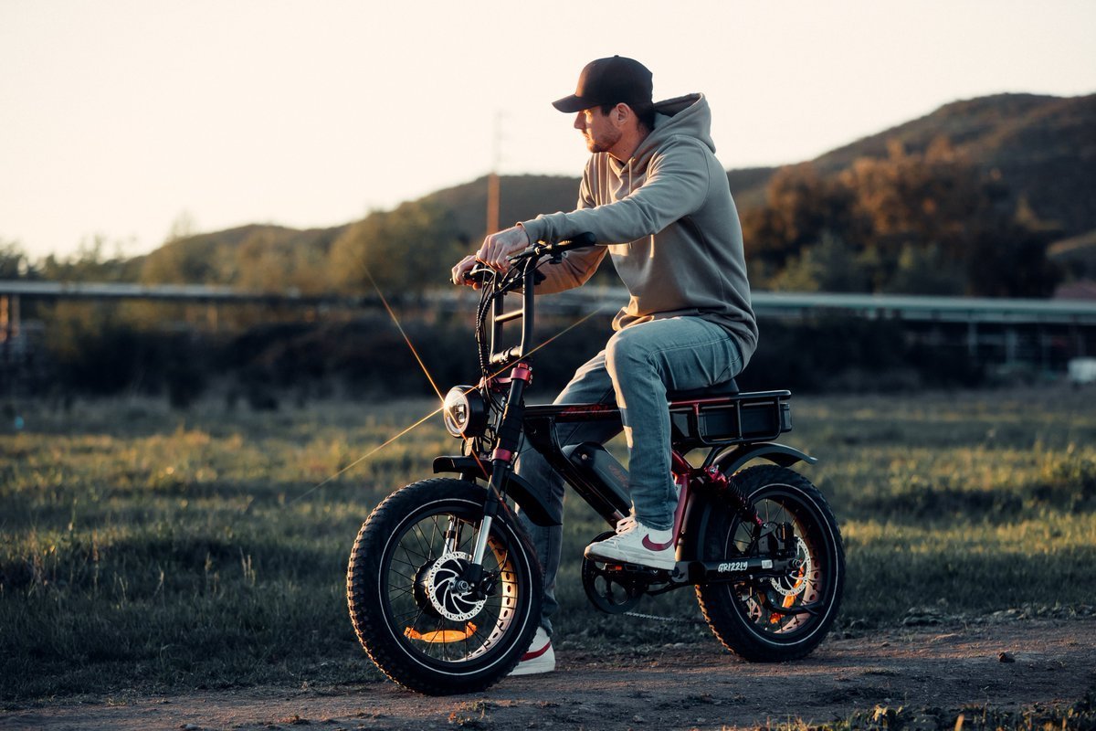 🚲 E-Bike Buyers Beware: 5 Shocking Mistakes To Sidestep ⚡️ Avoid costly and frustrating errors when choosing your electric bike. Get valuable tips and insights with our guide. Don't get shocked by these common mistakes! Read now: bit.ly/43JkmlL  #ebike #cycling