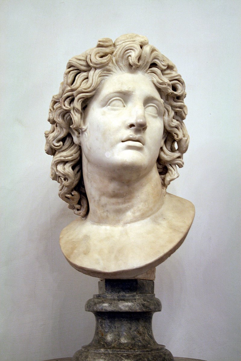 @SteveLlewellyn4 @AlisonFisk I think the colossal head below is a good match. Alexander the Great as the sun god Helios, a Roman copy of a Hellenistic original. There are holes in the back of his head where a metal radiate crown would have been attached. #CapitolineMuseums