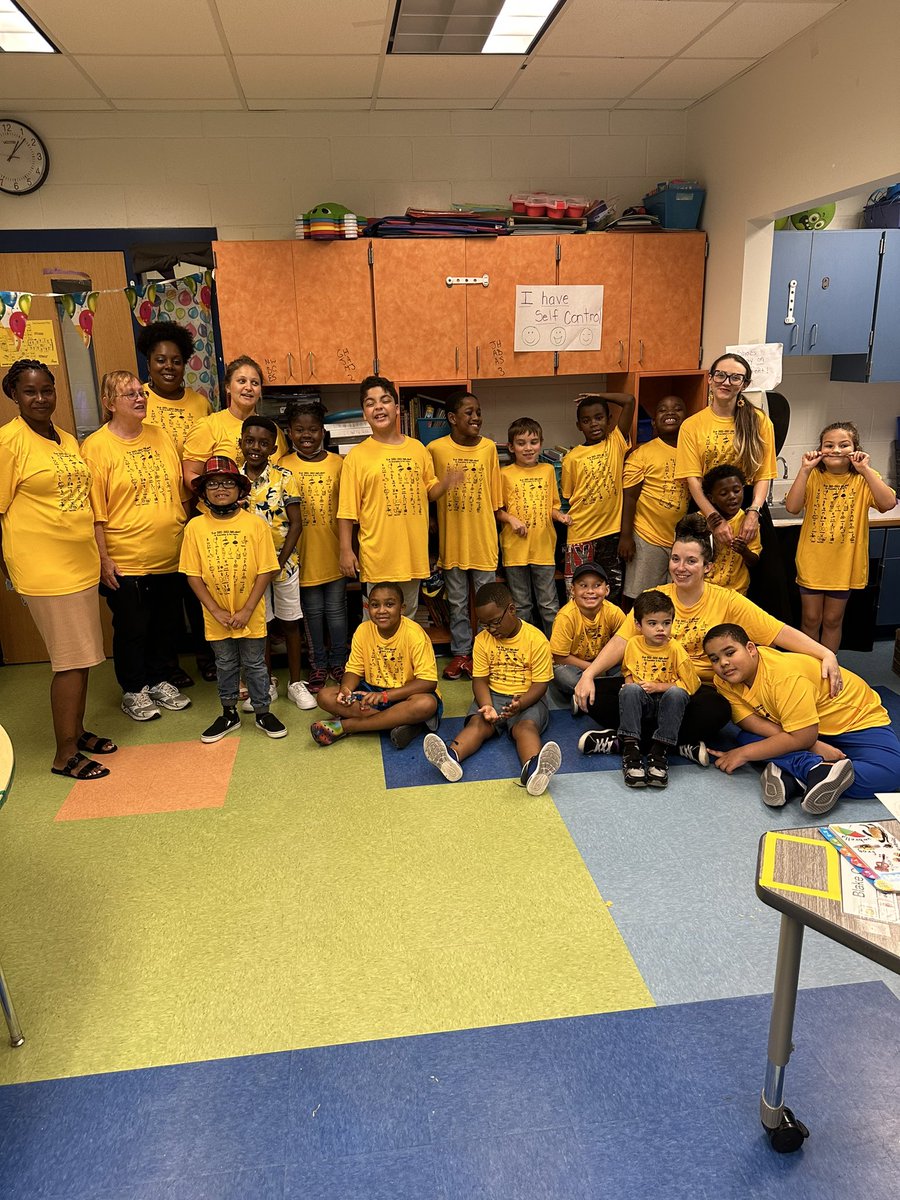 MrsMasons_Class's tweet photo. My sixth year of teaching officially came to an end today, as we wrapped up a staff only day and moved classrooms. I am so thankful for a wonderful year with our students and a wonderful special programs partner with @Mrs_Shanfelter ❤️ see you in the fall! https://t.co/MFZBWN7kOR