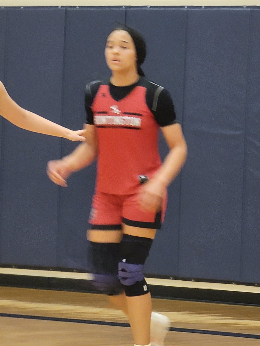 girlzprepreport's tweet photo. Huntington's  @KyraAnderson05 is hitting the boards on both ends, and she's long, strong and athletic @Tabchoops #GirlsExposure https://t.co/TYnCcOQ6vS