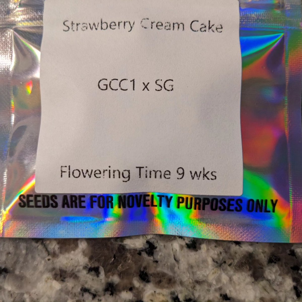 LaNormeCannabis's tweet photo. It's that time again ✨
@bloomseedco #phenohunt #phenolove #newdrop #seedoflife #seedshot #bloomseedco #strawberrycreamcake #strainnerd #strainspecific #lanormecannabis #thenewnormal #thebestonly #staytuned https://t.co/MIHDc2Jhnn