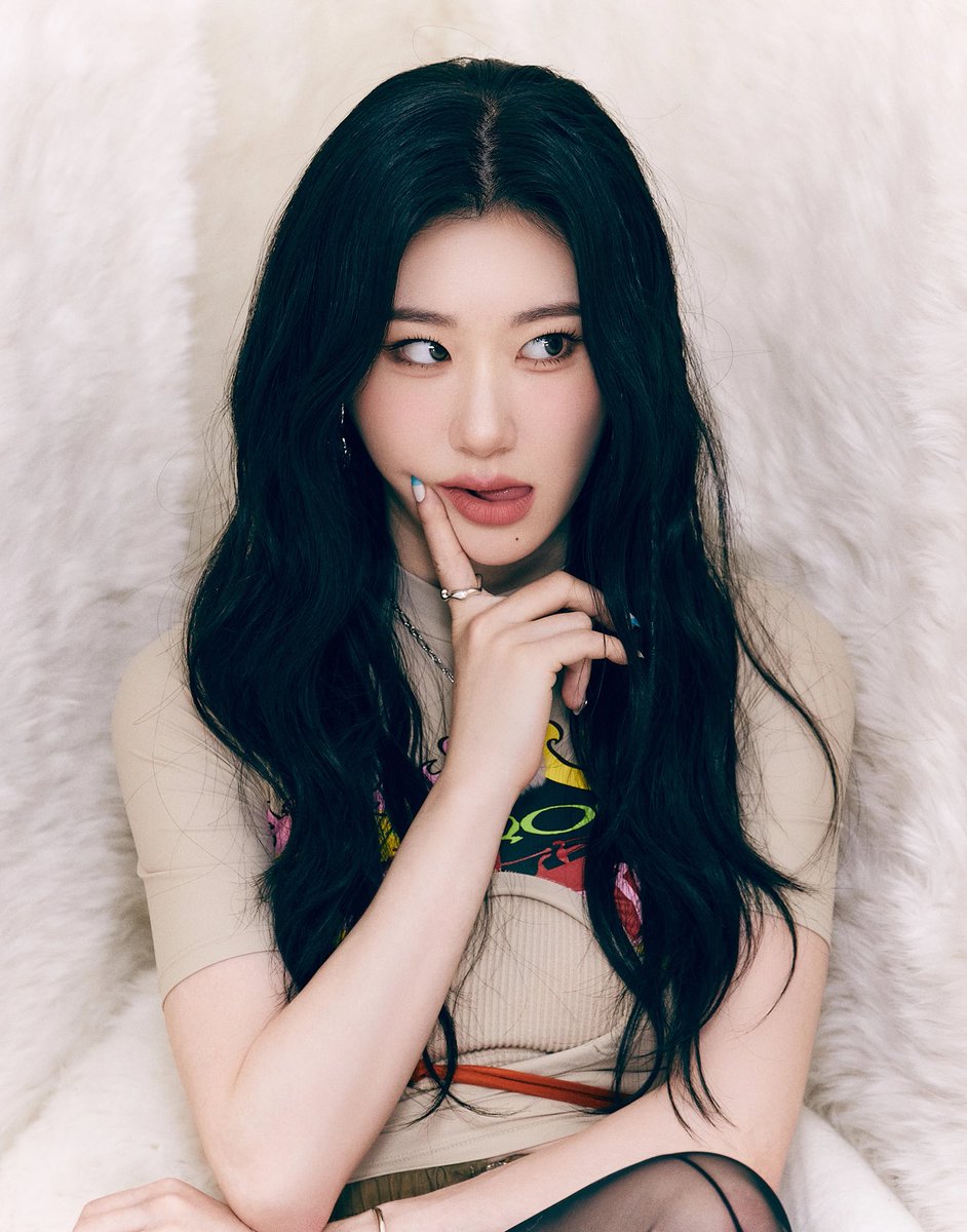 globalmyeon's tweet photo. Shin Bong-sun (#CelebFive)
Lee Se-young
Im Si-wan (#ZEA)
Shin Se-hwi
Go Ah-sung
Seol In-ah
Jang Yoon-joo
HANRORO
Chaeryoung (#ITZY)
Go Young-dae 
Im Seung-won
Kwak Yoon-gy 
Lee Su-hyun (#AKMU)
Jang Kiha

The album releases June 28th. https://t.co/gdWnmUKCKI