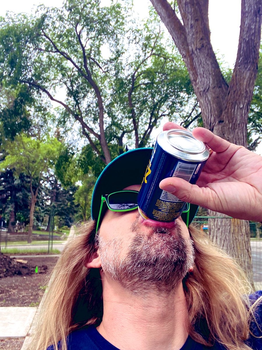 Lieutenant_Eric's tweet photo. Join me won’t you? As we slowly descend into the #SummerOfLtE https://t.co/DZh6ycGCmL