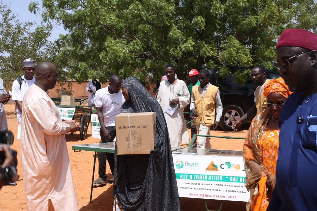 NigerBagri's tweet photo. Comme à l'accoutumée,la Banque Agricole NE (Bagri) soutient les agriculteurs nigériens ayant besoin d'aides pour une période hivernale réussie dans de bonnes conditions.
Ainsi la #Bagri a subventionné les agriculteurs grâce à des kits d'irrigation.

#Bagri
#campagne_hivernale https://t.co/fJffk2DJuU
