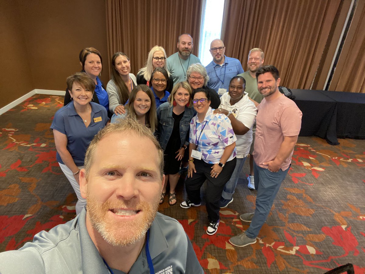 Forever grateful for #MOLA37 and this amazing group of leaders who inspire me to be a better person and leader! (Also apparently Twitter only allows you to tag 10 people 🤷🏼‍♀️)