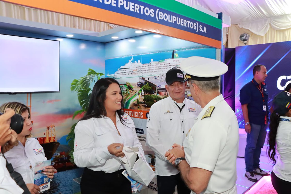 #AlMomento El ALM <a href="/AnibalBritoHer1/">Aníbal José Brito Hernández</a> Cmdte Gral de la <a href="/ArmadaFANBVzla/">Armada_ve</a>, en compañía del Cmdte de la <a href="/REDIMAIN1/">REDIMAIN</a>, Cmdte de la <a href="/REDI__ORIENTAL/">REDI ORIENTAL</a> y su Estado Mayor Naval, inauguró los stand de la #ExpoNavalNáutica2023. Evento efectuado en la Marina Puerto Viejo Lechería Edo. Anzoátegui.