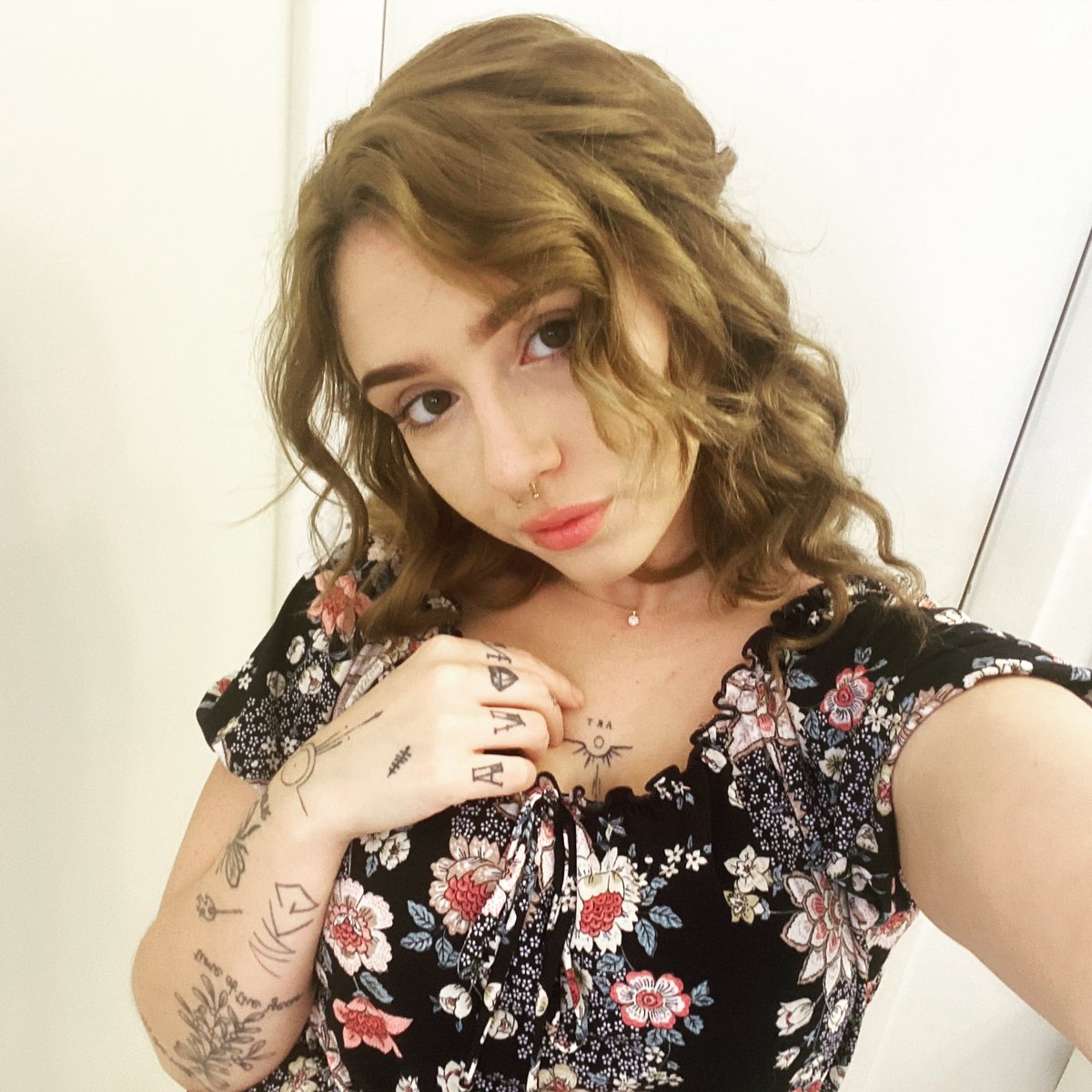 linktr.ee/milfymandi