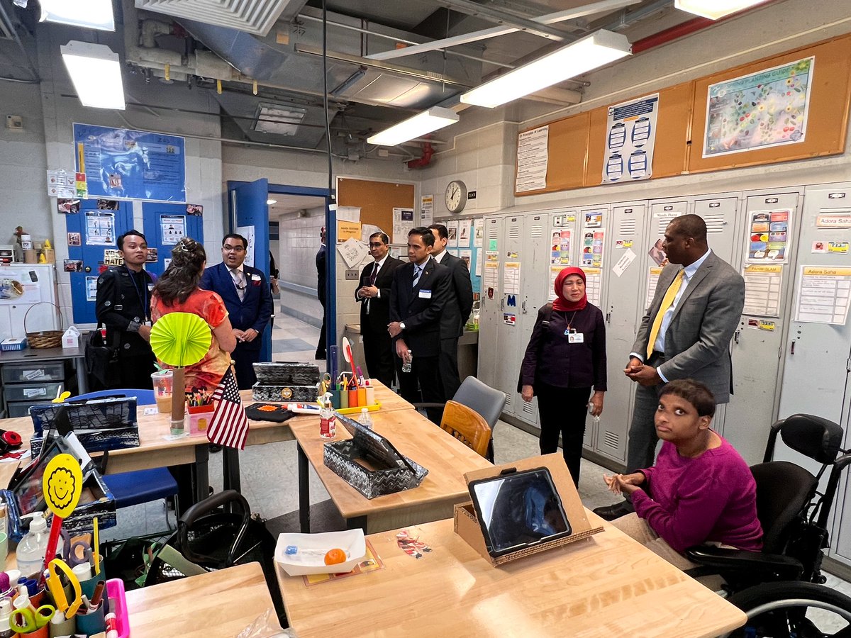 MsRomanini721Q's tweet photo. Yesterday the Honorable Minister of Women, Family and Community Development of Malaysia Nancy Shukri and other dignitaries visited our school to learn our best practices for teaching young adults with special needs. They were impressed by our work of promoting independence. https://t.co/yB4ezz3x05