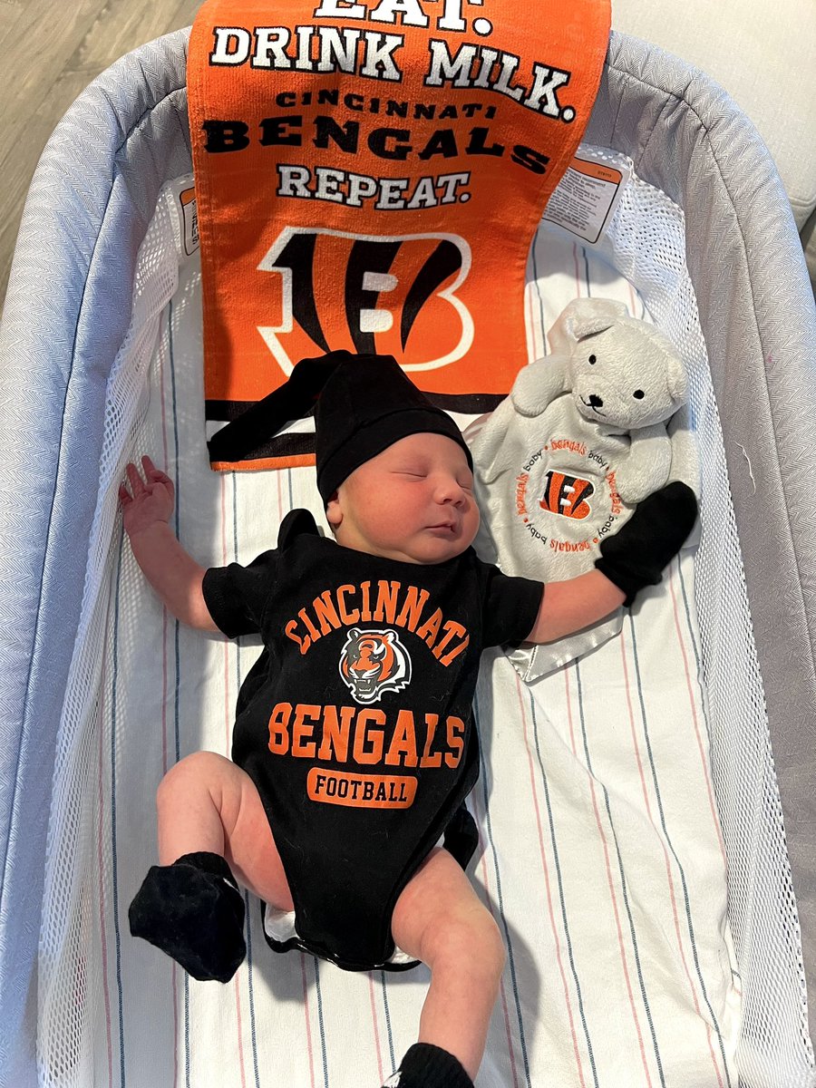 __HONCHO_'s tweet photo. Welcome to the world my precious bengals baby 🧡🖤 https://t.co/x61y2mkPuL