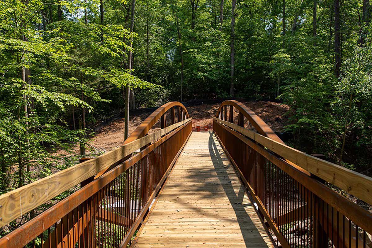 “Hiking and biking along the Occoquan Greenway is getting a little easier, now that a new bridge has been installed.” northernvirginiamag.com/things-to-do/t…  <a href="/NorthernVAMag/">Northern VA Magazine</a>