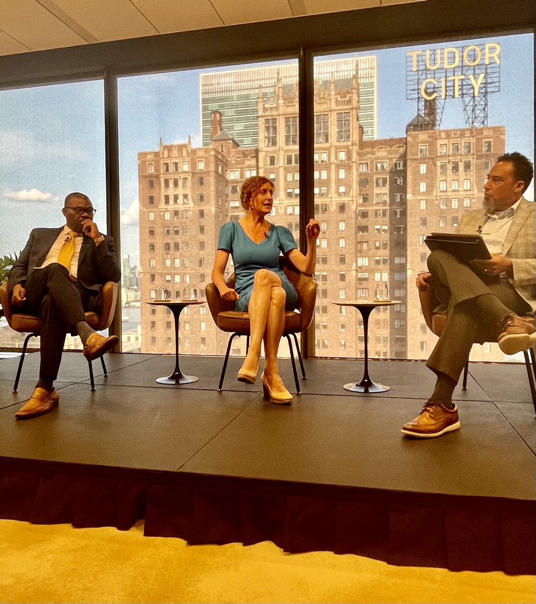 _LenoreAnderson's tweet photo. TY so much to Ford Foundation for hosting a book launch for #InTheirNames last night! A full house of remarkable leaders, family, and loved ones. We had such a great time!
@CSSJustice @SafeandJustUSA @thenewpress @FordFoundation https://t.co/iP3KixKRDF