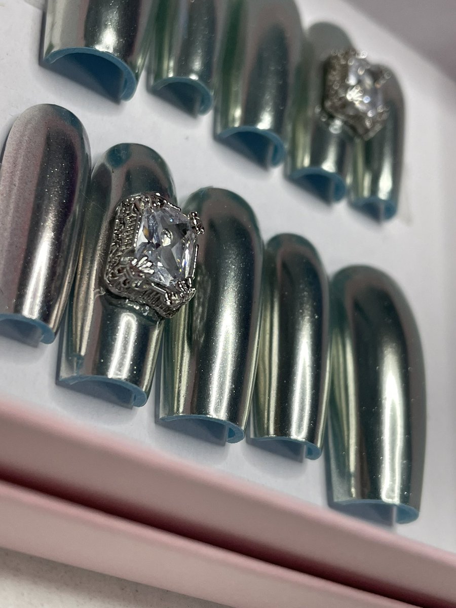 prettynailtech's tweet image. “Something Blue” 🩵💍

Dropping four gorgeous ready to ship sets tomorrow inspired by #weddingseason