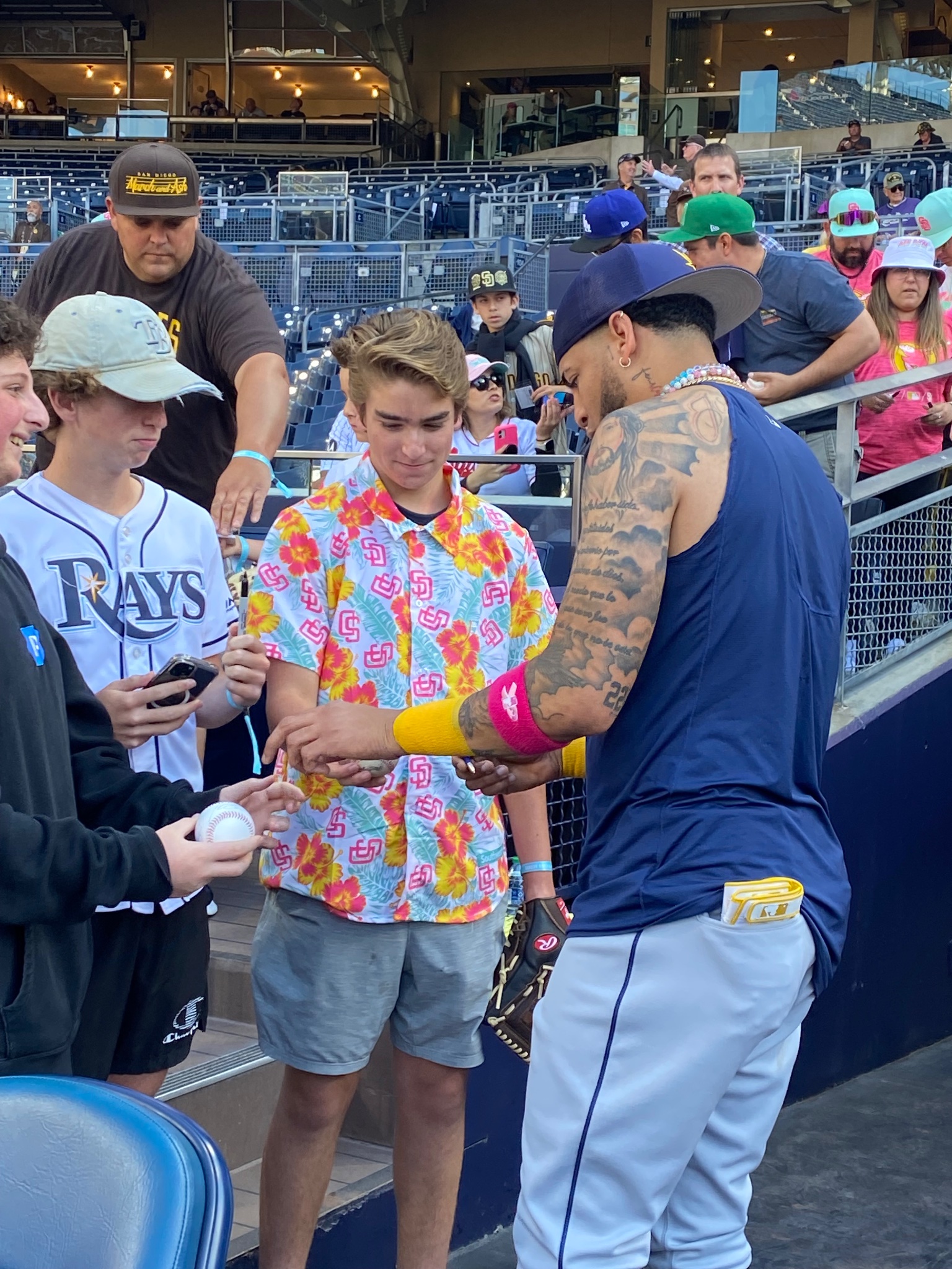 Kristie Ackert on X: Jose Siri, back in the lineup, signs for fans #Rays   / X