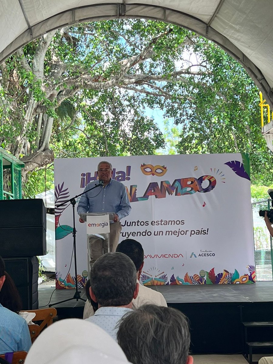 ProBaq's tweet photo. ¡Malambo recibe a Emergia, el primer contact center del area metropolitana de Barranquilla!

Este proyecto llega al Atlántico gracias a una iniciativa entre Emergia, Fundación Acesco y @Davivienda, cuenta con una inversión que supera los $4.000 millones de pesos y generará más de 270 empleos directos, dirigidos principalmente a mujeres cabeza de hogar y jóvenes del municipio. 

Emergia, es una multinacional española que presta servicio de atención al cliente para el sector financiero, salud, energía y gobierno.

@elsanoguerabaq, gobernadora del Atlántico afirmó que inversiones como la de Emergia en Malambo representa oportunidades de empleo digno y formal que transforma vidas. 
@Gobatlantico @PimsaEPI 

#ProBarranquilla35Años