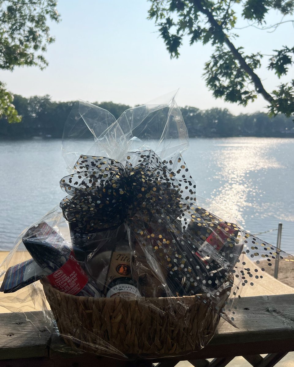 Not all deliveries are this picturesque but when they are…🥰🥰🥰 🌅  #fathersday #fathersdaygifts #delivered #localdelivery #nationwideshipping