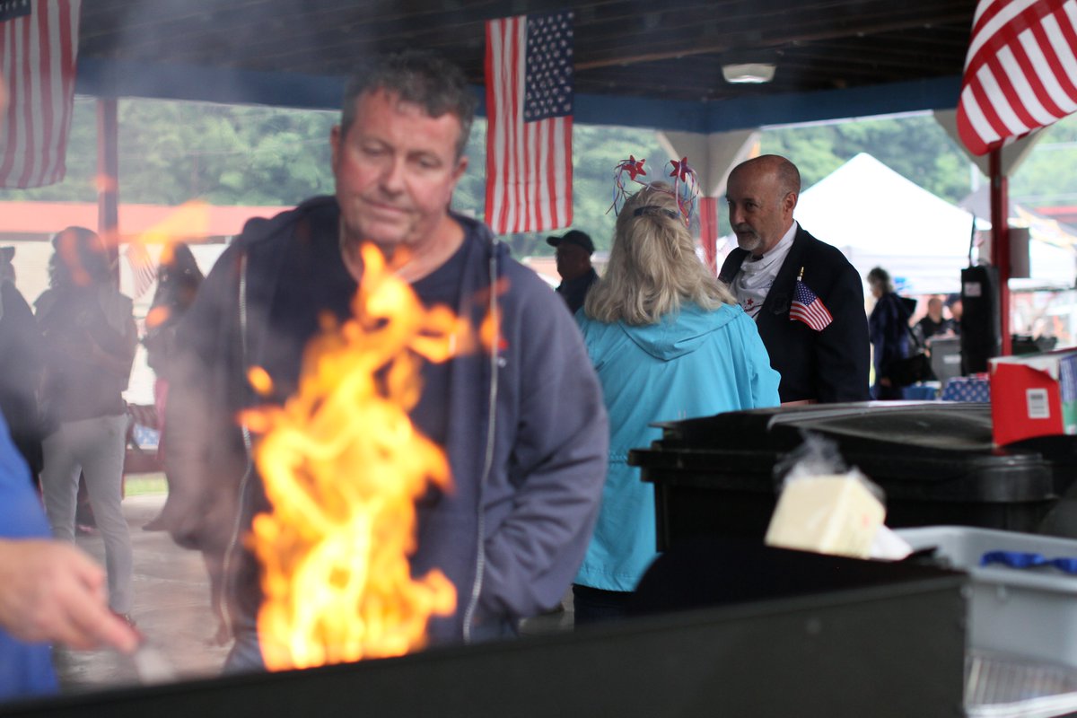 At tonight's Central Little League Flag Day Celebration, <a href="/MayorMadden/">Mayor Patrick Madden (2016-2023)</a> honored the late Andrew Jackson Wallace for a lifetime of service. Mr. &amp; Mrs. Lee were also honored with a certificate of merit. Thanks to everyone who made it a great, family-friendly event! #TroyFlagDay 🇺🇸