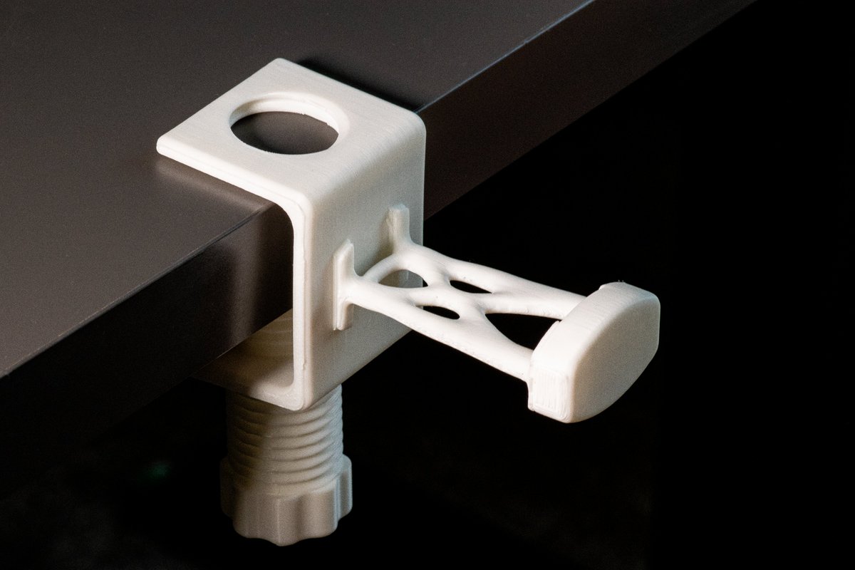 Gracias photoshop por ayudarme a quitarle la mierda a los cascos y a la mesa