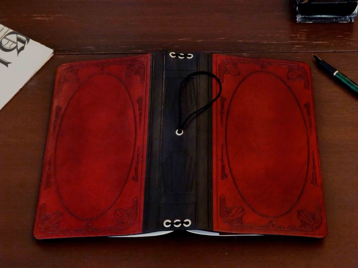 AltGuild's tweet image. For the Art Deco lovers out there here is the "Gatsby" Find it at altguild.com
#bunbougram 
#travelersnotebook 
#travelersnote  
#plannercommunity  
#bulletjournal
#planneraddict
#thegreatgatsby
#Gatsby