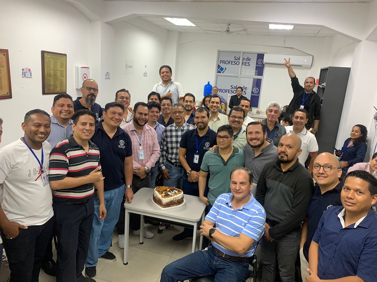 istg_ec's tweet photo. Celebramos a los papás del ISTG con un pequeño detalle en su día 🥰. Queremos agradecer a papá por su amor incondicional, su apoyo y su dedicación ❤️

¡Les deseamos un feliz Día del padre!

#diadelpadre #mipapa #istg https://t.co/9otisP0CDA