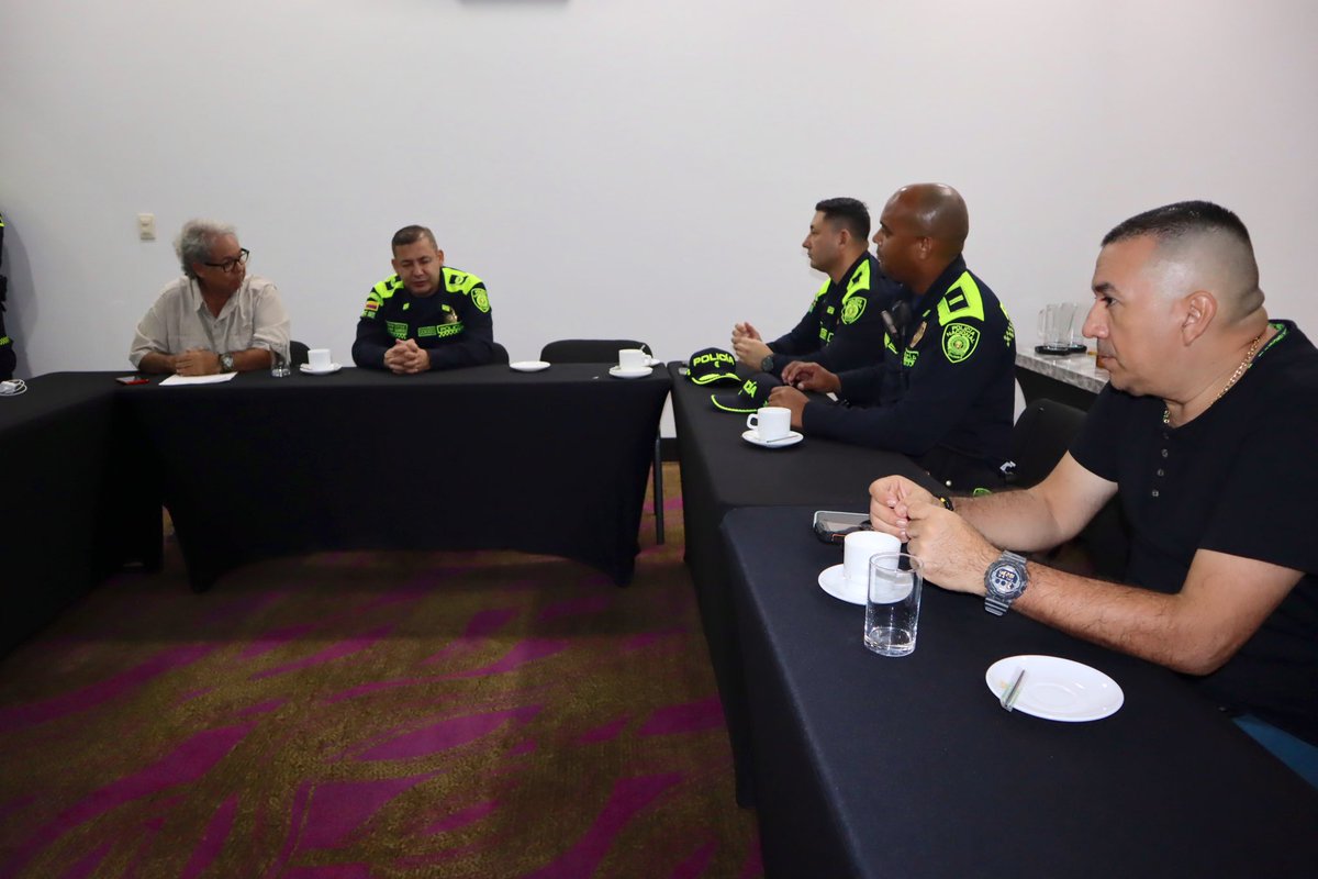 Policía Metropolitana de Barranquilla on Twitter "Reunidos con la