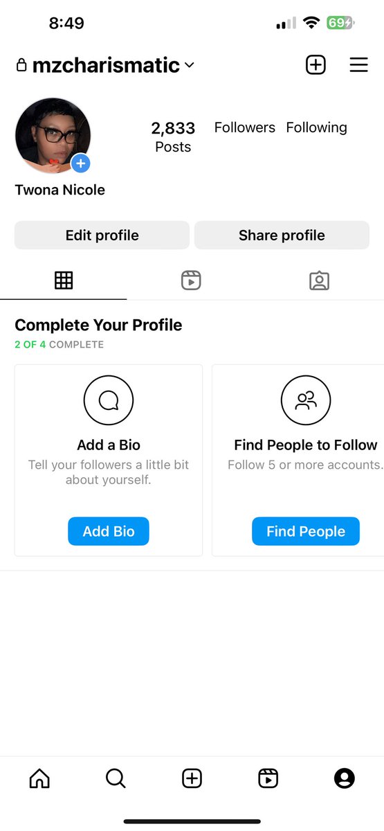 Can anyone tell me why my IG profile look like this? It’s been like this for 3 days! 😩😩 #instadown #instagramdown