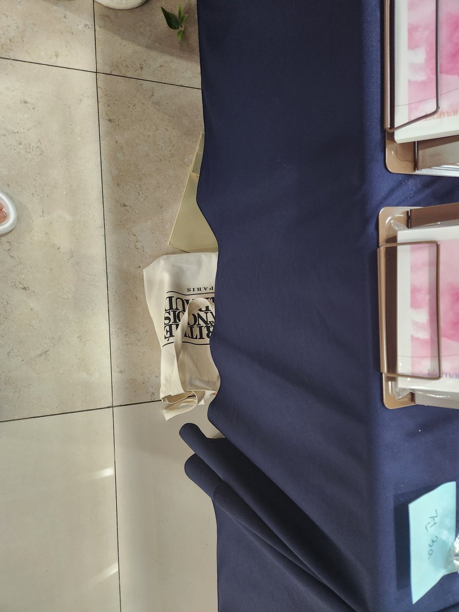 온아죽 도착~~ 혀니 언니 부스에 있어용