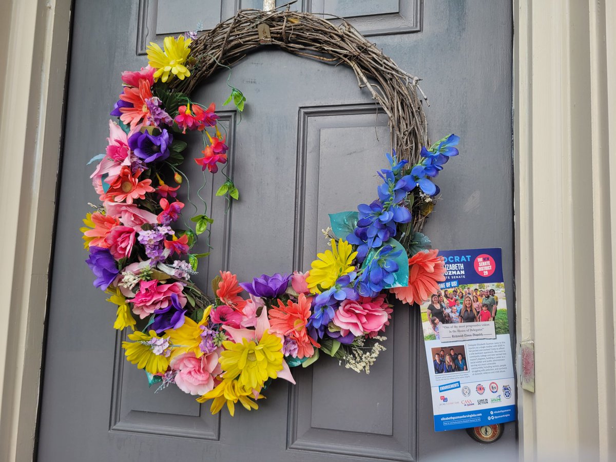 IvaniaCastill17's tweet photo. Today we were knocking on doors 🚪before the ⛈️ inviting our Community to come out and #Vote🇺🇲 📥🗳✅️ for our Delegate @guzman4virginia FOR #STATE_SENATE FOR THE NEW 29TH DISTRICT Tomorrow🌞 is the last day to #Vota 🗳 in Person on June 20, 2023 https://t.co/tvH0cARPeR