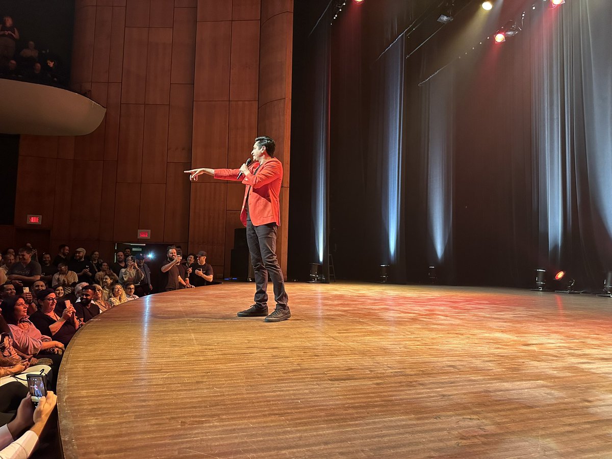 MontrealActor's tweet photo. Just saw Sugar Sammy’s new show , YOU'RE GONNA RIRE 2! It was amazing, #sugarsammy #comedy #standup #JFL GO SEE IT! @sugarsammy https://t.co/BFpx9AFLNH