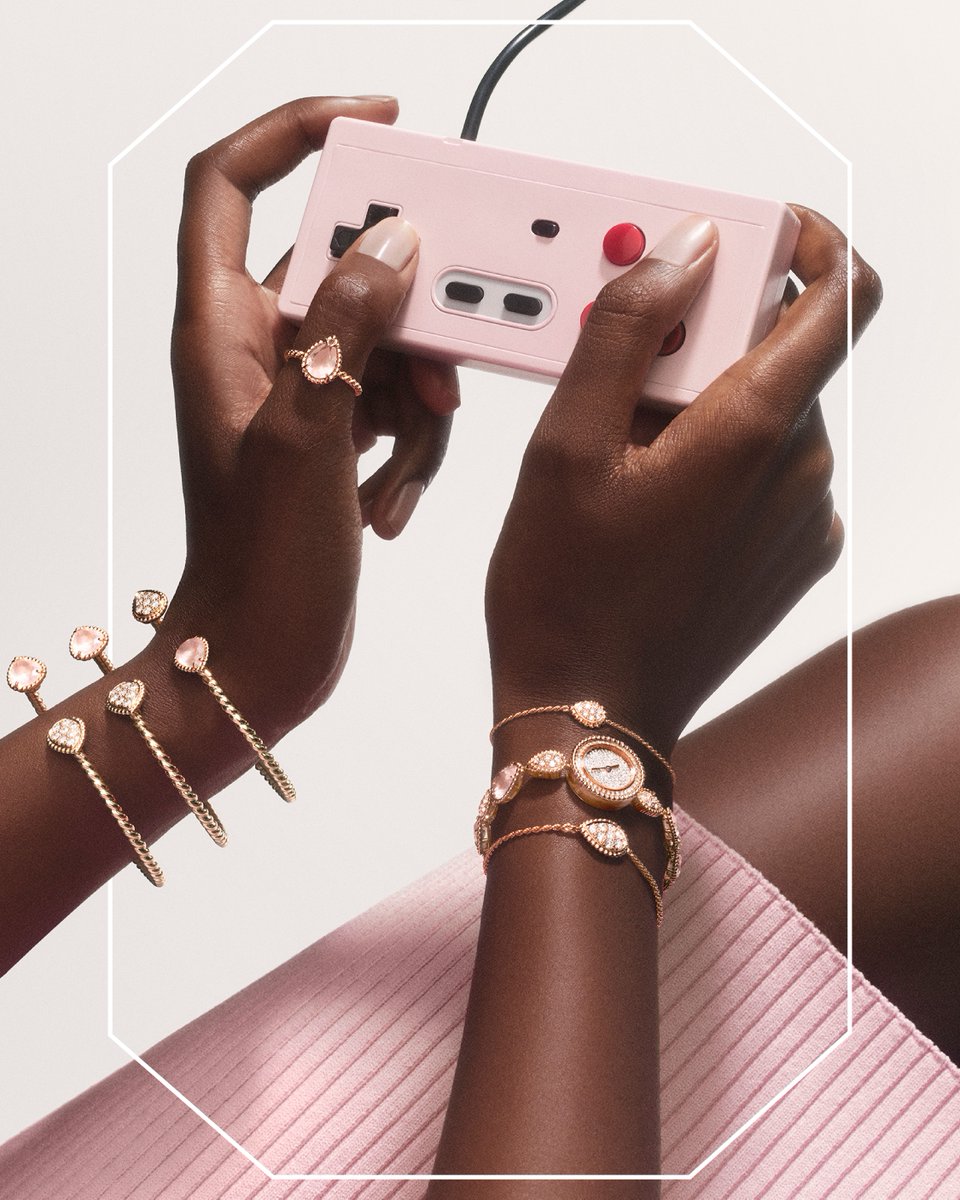 ブシュロン tweet media