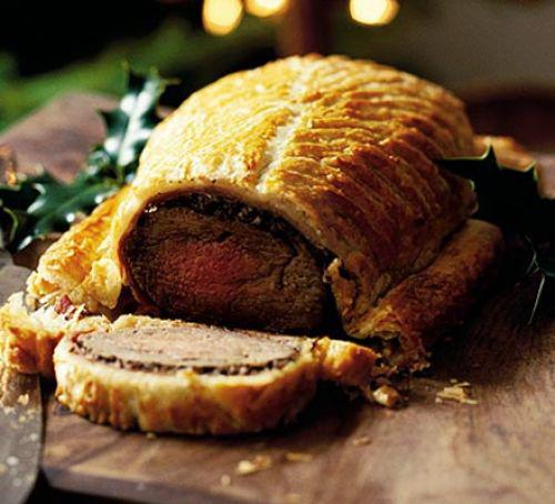 Beef Wellington: Gordon Ramsay's version of the classic steak dish - a show-stopping centrepiece on a special occasion #freezable #seasonal #recipe https://t.co/2wCvzs0Uf7 https://t.co/LDbYanHnBp