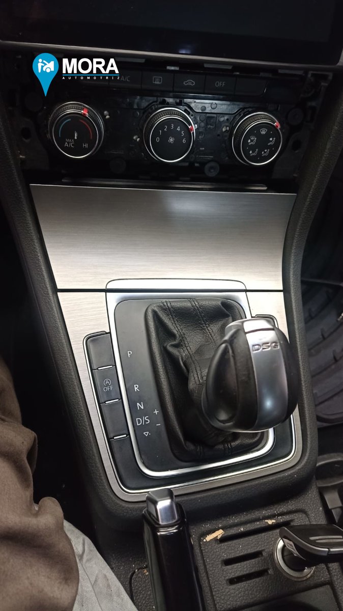 MoraAutomotriz's tweet photo. Tenemos este #VW #Golf 2015, que nos visita porque tienen problemas en su palanca de velocidades no estaba funcionando, diagnosticamos resolvimos el problema al cambiar el conmutador de palanca de cambios. https://t.co/OmxZNYnZJk https://t.co/rpLPaNo6Ep