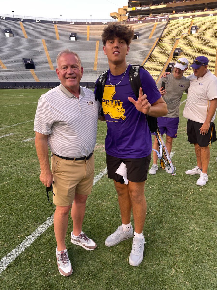 Thank you @LSUfootball, @CoachBrianKelly, @CoachJoeSloan and the staff for inviting me today to compete at your Camp‼️Great talk with Coach Kelly and I plan to be back soon 🐅 #GeauxTigers  #BTruQBTraining