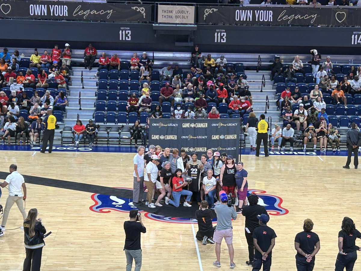 At halftime of the team’s #Pride Night, @WashMystics honor @HRC president Kelley Robinson (@HRC_President) as one of their Game-Changers. @TheNextHoops #WNBA