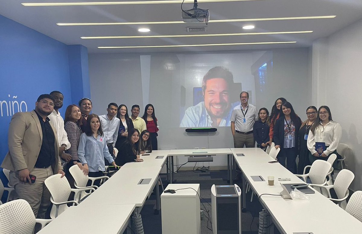 ONUHonduras's tweet photo. Hoy recibimos a un grupo de estudiantes de @UNITEC_hn San Pedro Sula para compartir e intercambiar sobre el trabajo de Naciones Unidas en temas de desarrollo, paz y asistencia humanitaria en línea con la #Agenda2030.

¡Gracias por su visita! https://t.co/UuwECaUPni