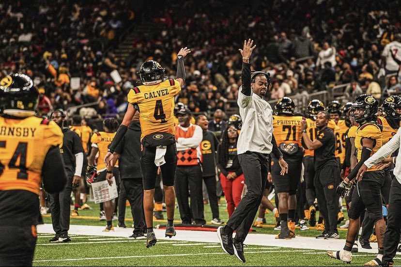 #AGTG I am extremely blessed to receive my first D1 offer from Grambling State University 💛🖤@KrisPeters06 @GSU_TIGERS @KShaw81 @Andrew_Ivins @RyanWrightRNG @Excelspeed12 @HitStick_4 @OS_ChrisHays