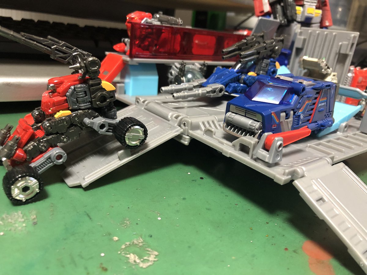 sendai9130's tweet photo. シール貼って、スロープつけると移動基地感増し増し
#ダイアクロン
#トランスフォーマー
#micromachine https://t.co/zEdSPqlasX
