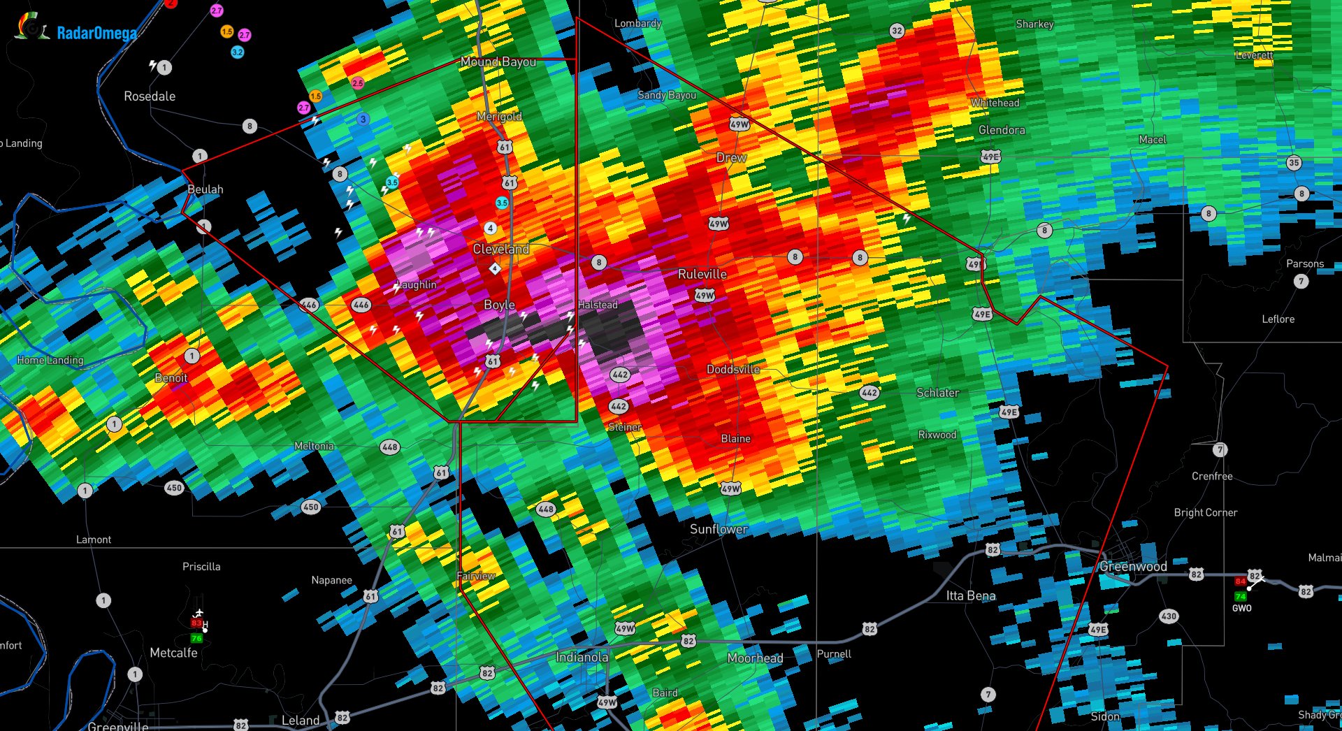 Twisted Tornadoes on Twitter "SOFTBALL SIZED HAIL is currently falling
